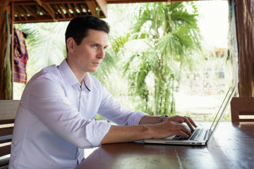 Forex Brokers with Local Bank Withdrawals in Thailand: Top Choices for US Expats in 2025